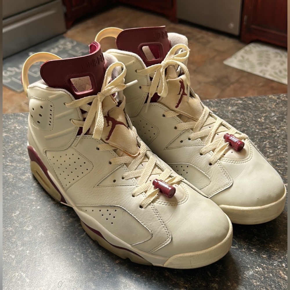 Jordan 6 Maroon